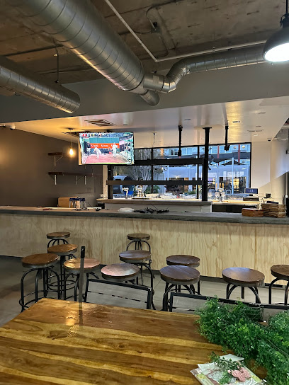 The Socialite Crafthouse & Kitchen, San Francisco
