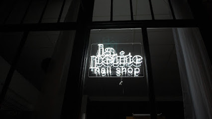 La Petite Nail Shop