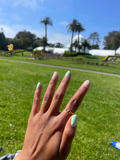 Four Seasons Nails & Tanning